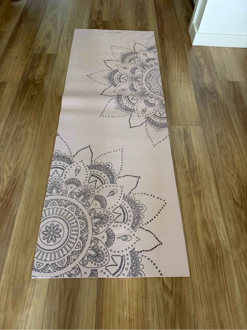 Mandala Yoga Mat in Light Pink - Unbranded